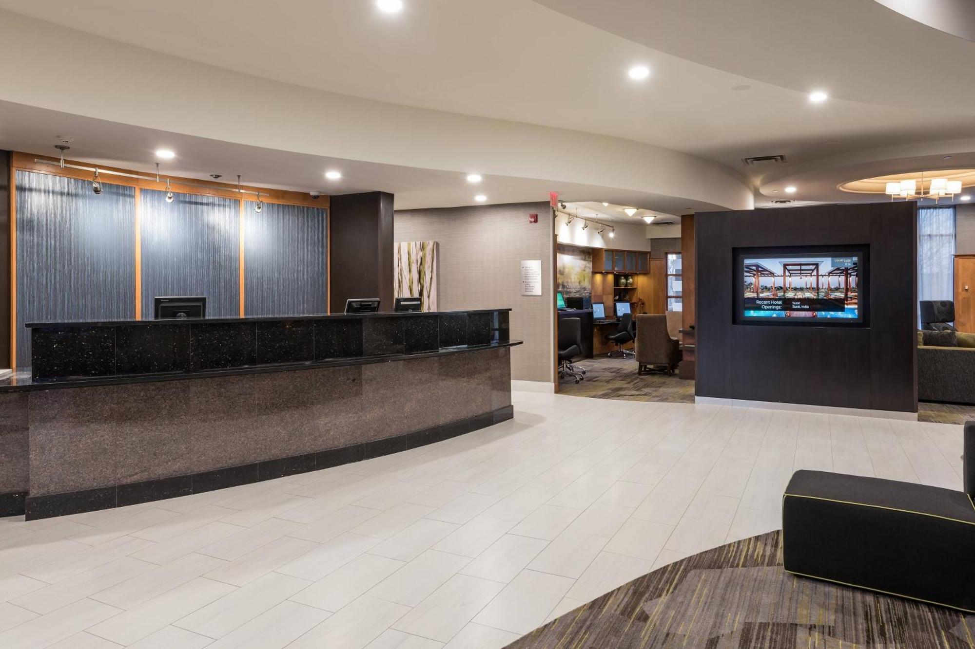 Courtyard By Marriott Toronto Vaughan Exterior photo