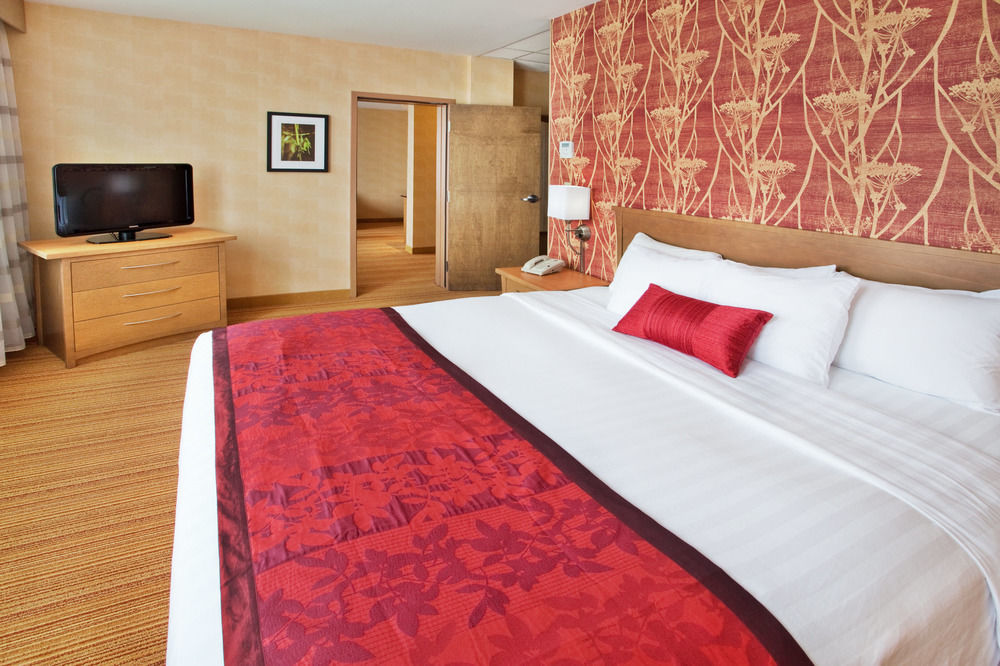 Courtyard By Marriott Toronto Vaughan Exterior photo